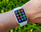 La Smart Band 10 Pro (en la imagen) cuenta con una pantalla AMOLED de 1,74 pulgadas