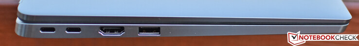 Izquierda: Thunderbolt 3 x 2 + puertos de carga, alimentación HDMI USB 3.1