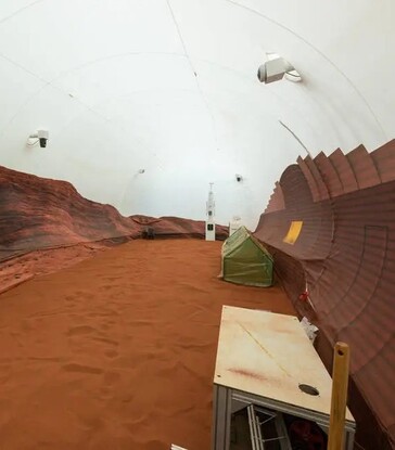CHAPEA es un hábitat de 1.700 pies cuadrados creado para parecer la superficie de Marte. (Fuente: NASA)