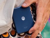El Motorola Razr 60 viene en nuevos colores. Sin embargo, poco más ha cambiado en comparación con su predecesor. (Fuente de la imagen: Motorola)