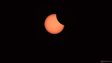 Eclipse solar parcial en modo astro con filtro astro (Fuente de la imagen: Marc Zander / Notebookcheck)