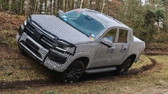 El nuevo VW Amarok, que ya ha aparecido en forma de prototipo camuflado, podría recibir un tren motriz totalmente eléctrico en el futuro (Imagen: Volkswagen)