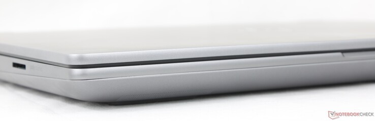 Frontal: Sin puertos