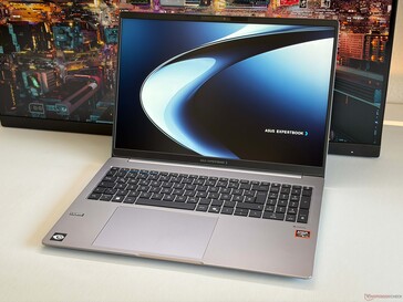 ExpertBook PM5 G2 con un buen panel IPS.