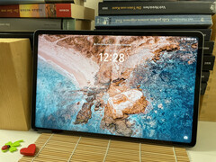 La Honor Pad 10 puede cargarse con hasta 35 vatios. En nuestras pruebas, un ciclo de carga completo se completó en un tiempo relativamente corto de 1 hora y 48 minutos. (Fuente de la imagen: Notebookcheck)