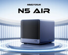 El precio de salida del N5 Air es de 499 dólares. En la imagen: una imagen promocional del NAS que muestra la parte frontal y uno de los laterales. (Fuente de la imagen: Minisforum)