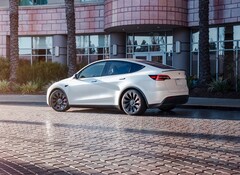 Se espera que el Porsche Panamera y el Tesla Model Y sean llamados a revisión en numerosas ocasiones (Imagen: Tesla)