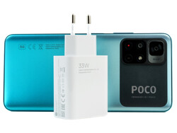 El Poco M4 Pro 5G viene con un adaptador de corriente de 33 W.