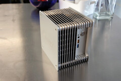 Panel frontal (Fuente de la imagen: Cirrus7)
