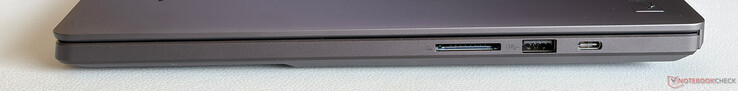 Correcto: Lector de tarjetas SD (UHS-II), USB-A 3.2 Gen. 2 (10 Gbps), USB-C 3.2 Gen. 2 (10 Gbps, DisplayPort, Power Delivery)