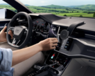 El cargador de coche inalámbrico Nano de Anker (en la imagen) ya está disponible en todo el mundo. (Fuente de la imagen: Anker)
