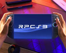 RPCS3 puede ejecutar más juegos de PS3 que nunca. En la imagen: Legion Go 2 con el logotipo de RPCS3 en la parte superior.