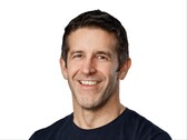 John Ternus es el nuevo director ejecutivo de Apple tras los 15 años de mandato de Tim Cook.