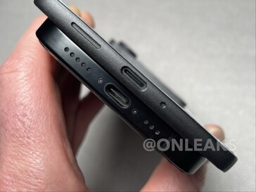 Una supuesta unidad ficticia de Galaxy S26 Edge vs iPhone 16 Pro. (Fuente de la imagen: OnLeaks en X)