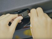 Instalación de las luces de proyección del Model Y (Fuente de la imagen: Tesla)