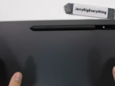 ¿Podrá sobrevivir el Tab S8 Ultra? (Fuente: JerryRigEverything vía YouTube)