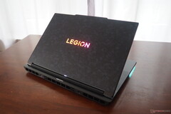 Extravagante, no sólo en términos de hardware: Lenovo Legion 9 18. (Fuente de la imagen: Notebookcheck)