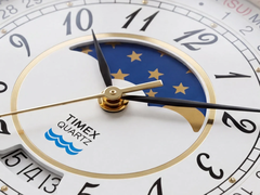 La reedición del Timex 1990 con esfera de fases lunares y calendario
