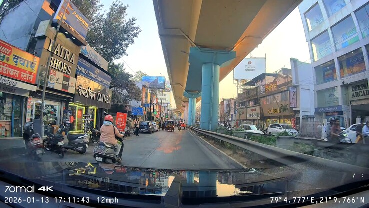 La cámara frontal 70mai 4K T800