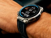 El Amazfit Balance Ultra está fabricado en titanio y cristal de zafiro.
