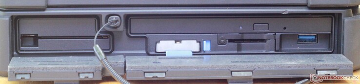 Derecha: Tarjeta inteligente, lápiz táctil, unidad Blu-Ray, unidad NVMe extraíble, tarjeta SD, USB 3.0 Type-A