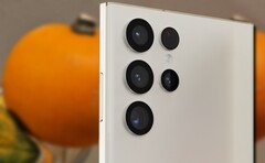 El Galaxy S23 Ultra fue supuestamente enfrentado al S22 Ultra y al Pixel 7 Pro para una comparación de imágenes. (Fuente de la imagen: Weibo/Technizo Concept - editado)