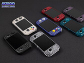 Los siete colores de lanzamiento del Pocket Nova de Retroid, en persona.