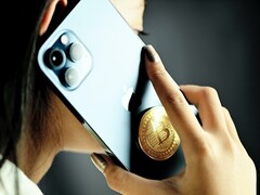 Según Tim Cook, los clientes de Apple probablemente no podrán pagar su nuevo iPhone con bitcoin u otras criptodivisas en breve (Imagen: Executium)