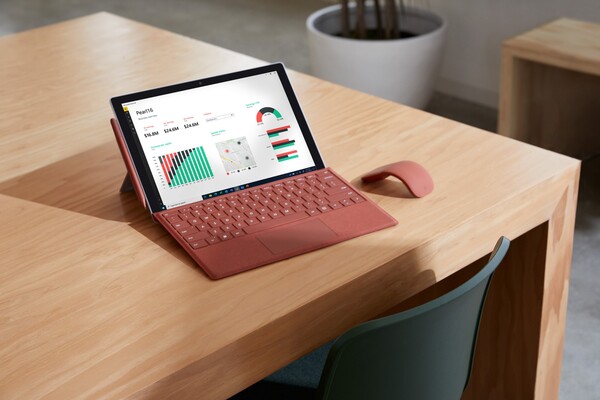 El Surface Pro 7 Plus se parece mucho al Surface Pro 7. (Fuente de la imagen: Microsoft)