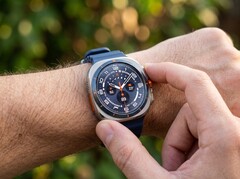 Algunos usuarios están informando de problemas con la esfera y el bisel del Galaxy Watch Ultra de los años 2024 y 2025.