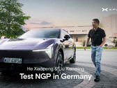 Pruebas en el tráfico urbano de Múnich: el director ejecutivo de Xpeng, He Xiaopeng, muestra el nuevo sistema Next Generation Pilot (NGP) en el Xpeng L03.