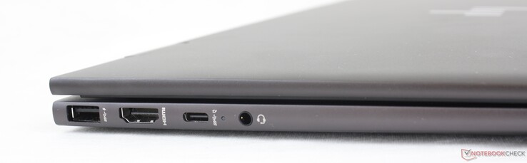 Izquierda: USB-A 10 Gbps, HDMI 2.0b, USB-C con DisplayPort 1.4 y Power Delivery, audio combinado de 3,5 mm