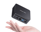 El Wi-7 con Pentium Gold tiene un precio inicial de unos 175 dólares. En la imagen: una fotografía promocional que muestra el reducido tamaño de este mini PC.
