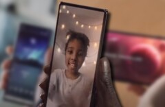 El Xperia 1 IV (Mark 4) podría venir con una cámara bajo la pantalla en la parte delantera para permitir unos biseles más delgados. (Fuente de la imagen: Sony - editado)