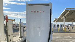 La pila Megacharger de Tesla (imagen: RodneyaKent/X)