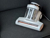 Aspiradora JIGOO J300 contra los ácaros del polvo con sensor de ácaros en una prueba práctica: el rodillo percutor, la luz UV y la función de calentamiento combaten los ácaros del polvo
