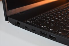 El Lenovo ThinkPad L16 Gen 2 AMD con el AMD Ryzen 5 Pro 215.