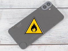 El CMF Phone 1 cuenta con una batería de iones de litio de 5.000 mAh. (Fuente de la imagen: Daniel Schmidt/Notebookcheck - Editado)