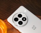 El OnePlus 13. (Fuente de la imagen: Zhou Jiahuiang)