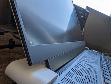 Sin cristal de borde a borde, OLED ni opciones 4K