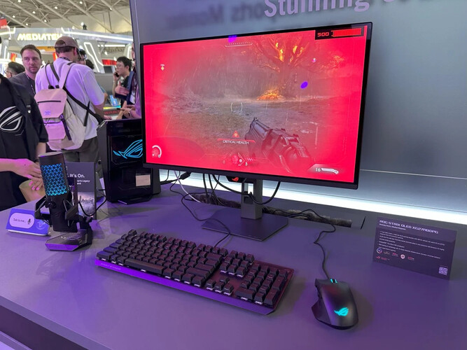 El Asus ROG Strix OLED XG27AQDPG expuesto en Computex 2025 en Taipei. (Fuente de la imagen: TFTCentral)