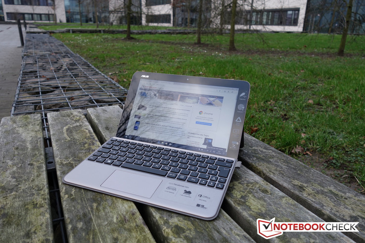 Transformer Book al aire libre