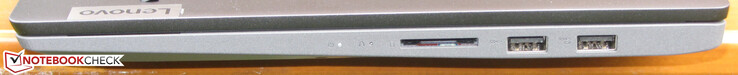 Lado derecho: Lector de tarjetas SD, 2x USB 3.2 Gen 1 (Tipo A)