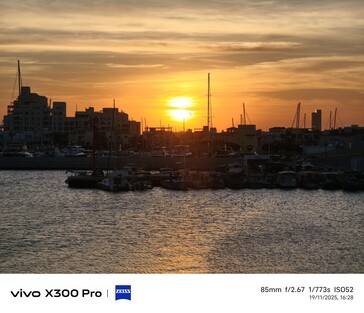 Vivo X300 Pro 85 mm Iluminación en bruto.