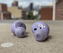 Los Galaxy Buds2 eran bastante más baratos que los Galaxy Buds Pro. (Fuente: Mike Andronico/CNN)