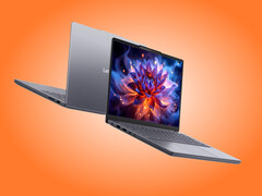 El IdeaPad Slim 3 14IPH11 sigue conteniendo una pantalla OLED a pesar de ser un portátil más orientado al presupuesto.
