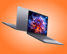 El IdeaPad Slim 3 14IPH11 sigue conteniendo una pantalla OLED a pesar de ser un portátil más orientado al presupuesto.