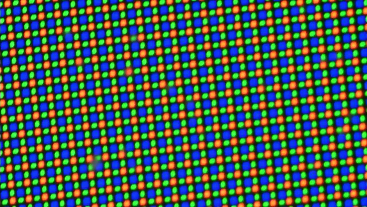 El OLED en tándem fosforescente azul de LG tiene el potencial de reducir los píxeles azules a la vez que utiliza menos energía para generar el mismo o mejor brillo que los paneles OLED actuales (se muestra ampliado). (Fuente de la imagen: Notebookcheck)