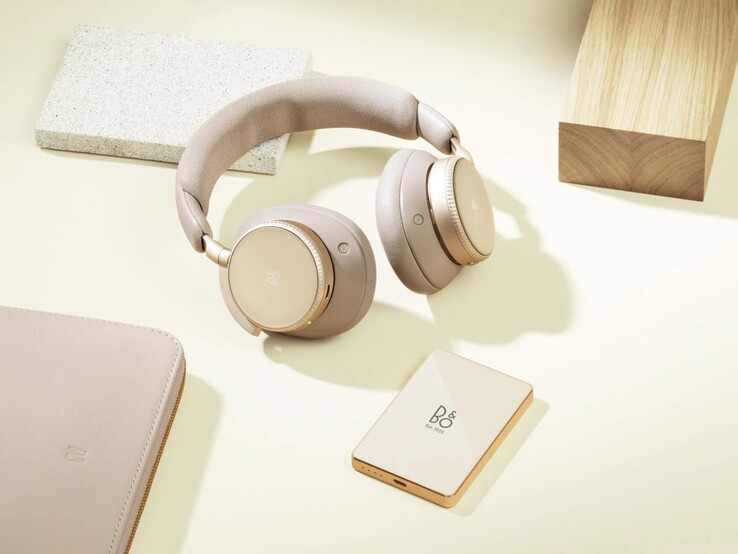 Batería externa de Bang & Olufsen en el color «Hourglass Sand»