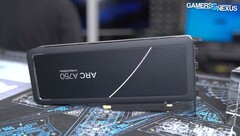 El Arc A750 es el segundo en la pila de productos de Intel tras el Arc A770. (Fuente de la imagen: Gamers Nexus)